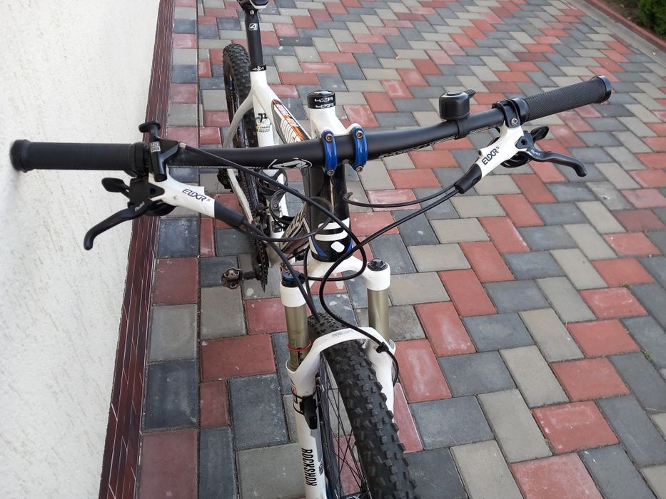 Bicicleta CARBON roți 26.