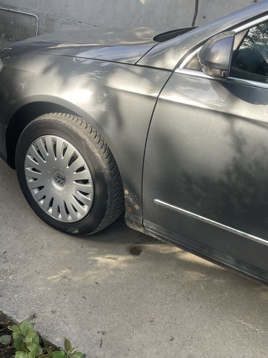 Vând Passat B6 , 4.200 euro negociabil in limita bunului simt !!