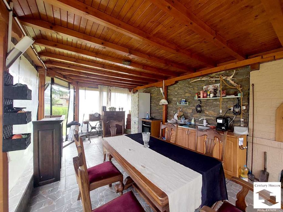 140337 Уникален имот с 5 дка двор и две къщи в с. Паскалевец