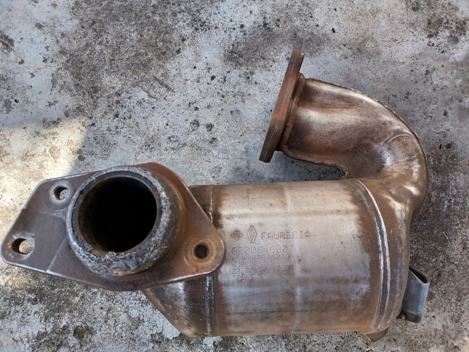 Catalizator 1.5 dci euro 4 gol pe dinauntru