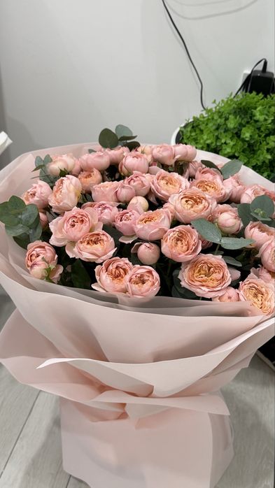 Пионовидные розы Джульетта