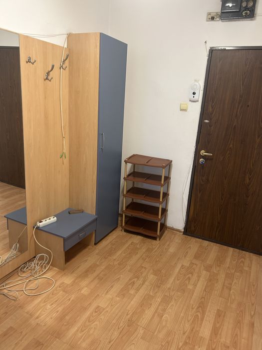 Inchiriez apartament  1 canera pe str Titulescu nr 10