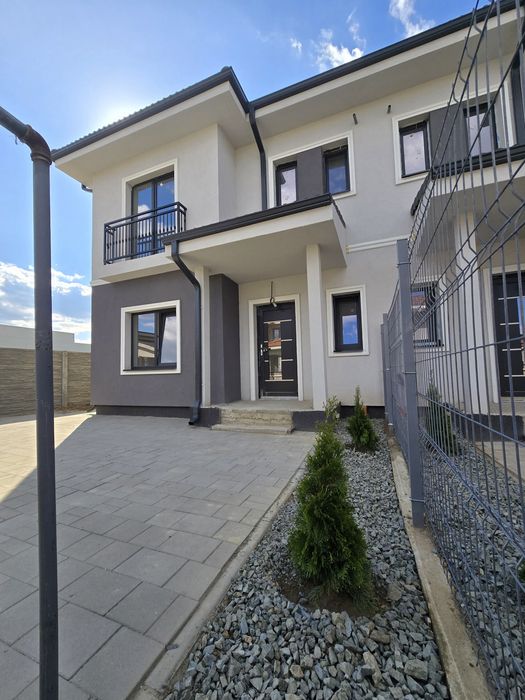 Dezvoltator vand Duplex 115mp utili la 2min de benzineria ESO Giroc