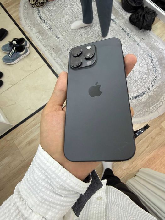 Srochna sotiladi Iphone 16 PRO MAX Qora