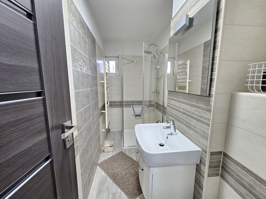 Apartament de inchiriat 3 camere, cartier Unirii