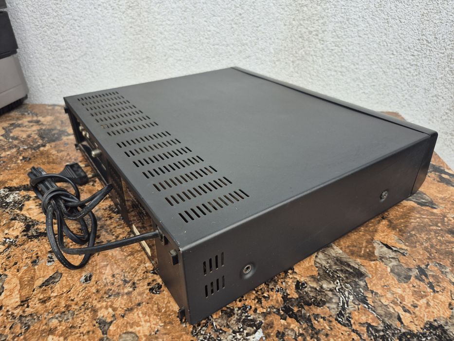 Vand video casette pleyer marca Gold Star Art B model VCP-R1010