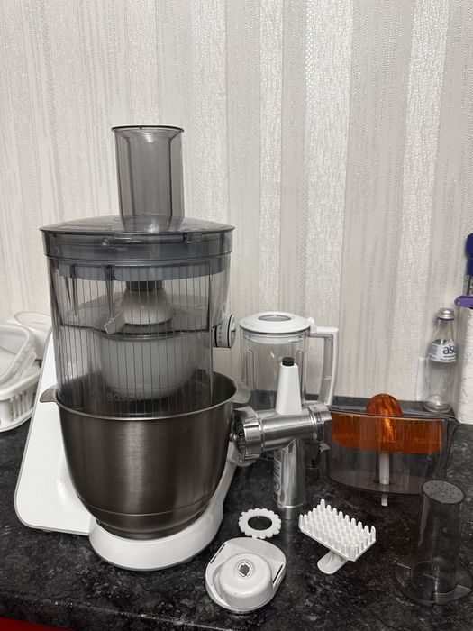 Продается кухонный комбайн Bosch