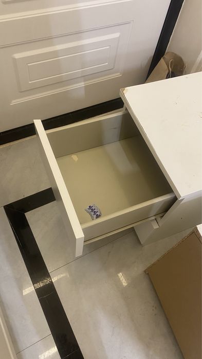 Две тумбочки белые икеа