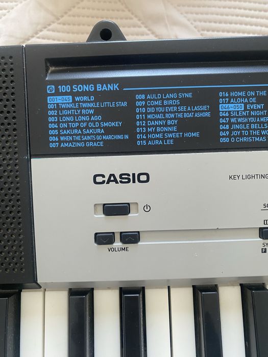 Продам Синтизатор Касио. Музыкальный инструмент