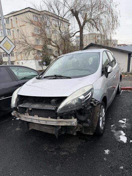 Dezmembrez Renault Grand Scenic 3 Automat facelift 1.5 dci Euro 5