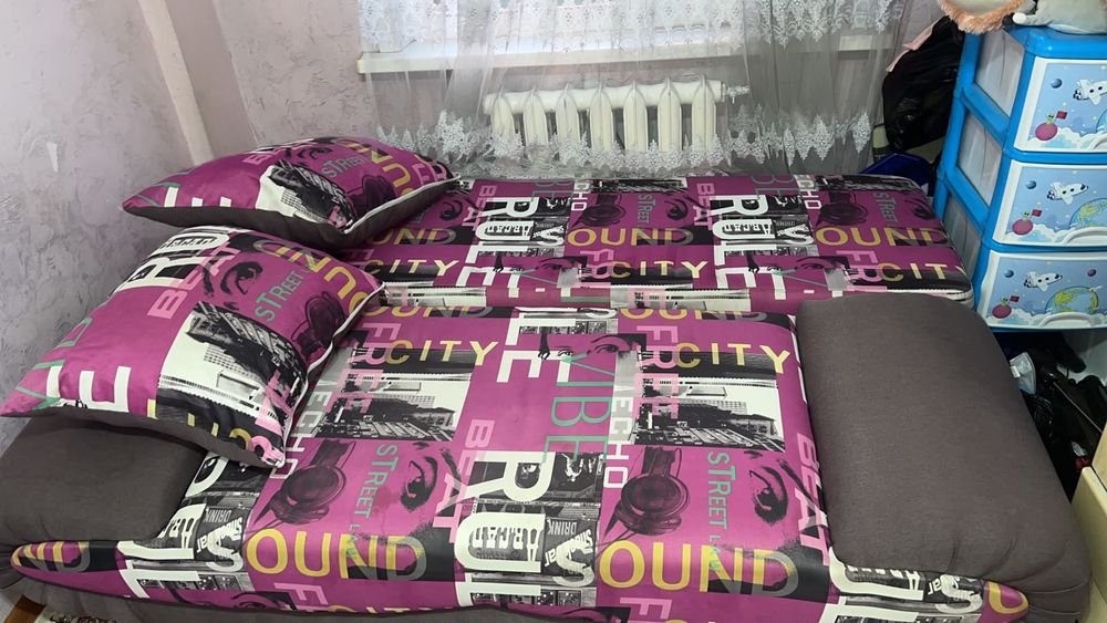 Продам тахту в хорошем состояний