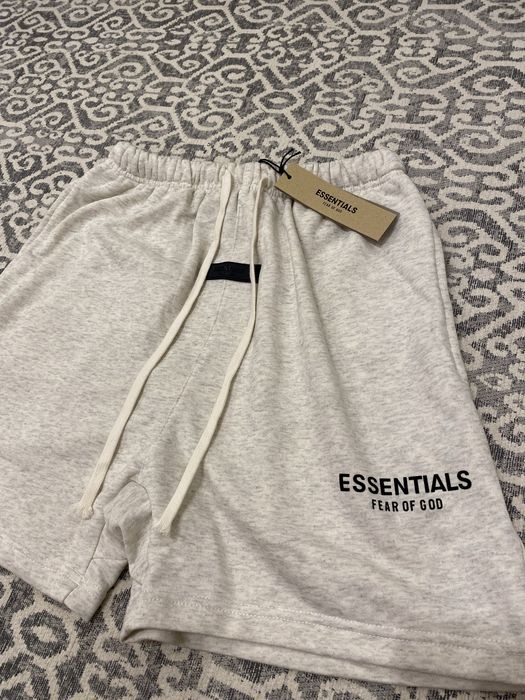 Essentials къси панталони