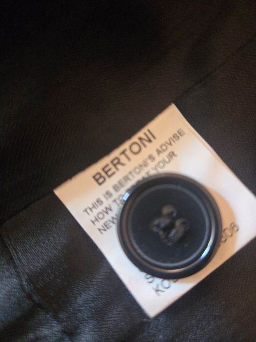 2 броя официални елеци за костюм