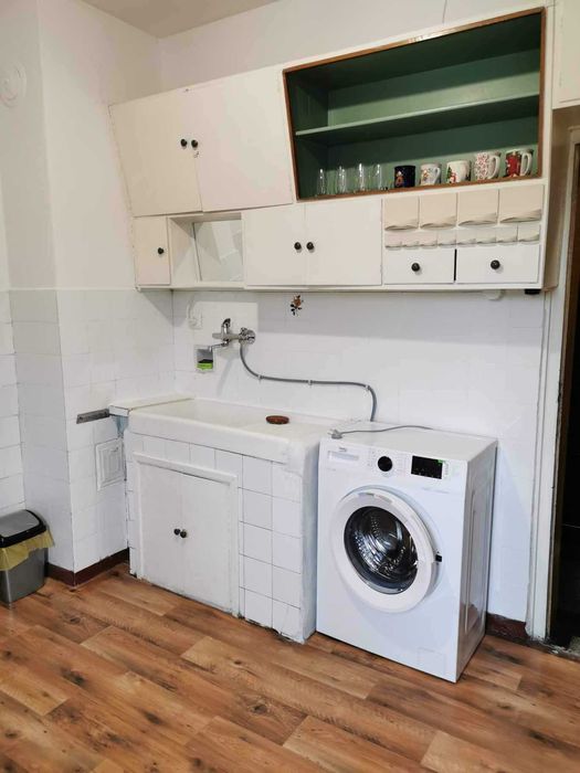 Продавам двустаен апартамент в центъра на Габрово.