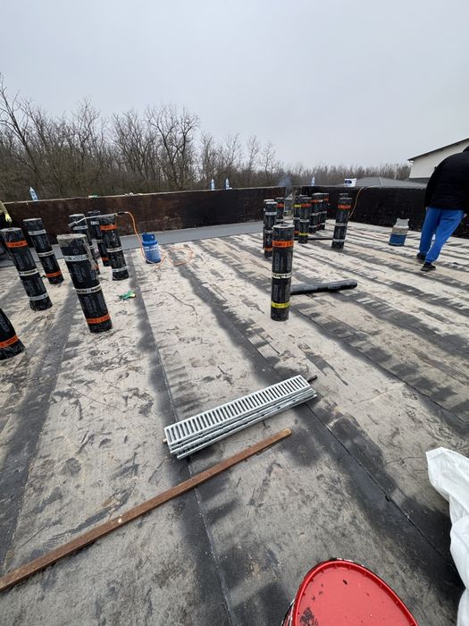 hidroizolații / reparații acoperișuri / terase / balcoane / izolații