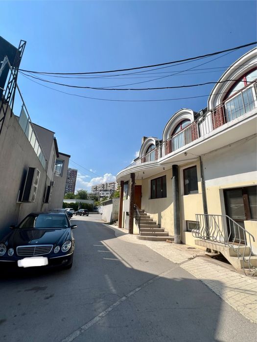 Дава се под наем Офис в Варна, Възраждане 1 - 420 кв.м за 4 € - Снимка #3