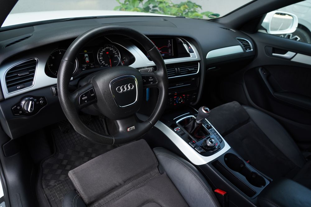 Audi A4 3xS-Line 2011 2.0Diesel 170cp • 12Luni Garantie Motor Cutie • Transport gratuit la domiciliu • Rate • Revizie gratuita • Nr rosii