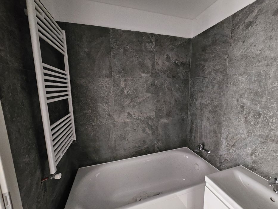 Apartament 2 camere, decomandat, etaj 1, Apărătorii Patriei