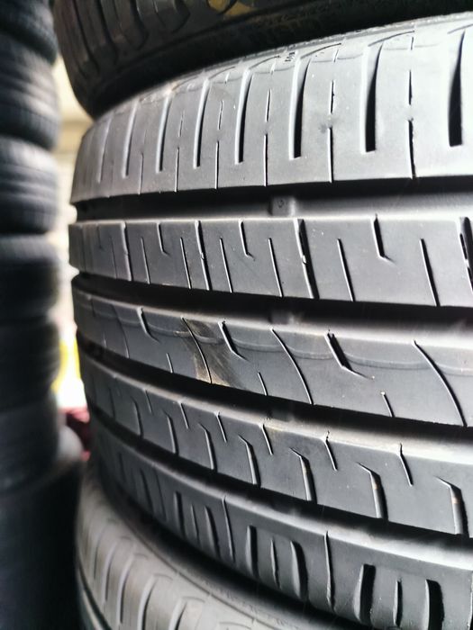 Продавам 4 броя летни гуми Барум 215/40/17