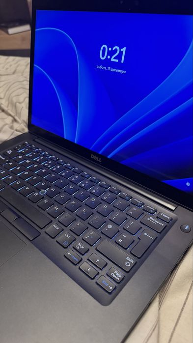 Лаптоп Dell, touchsreen