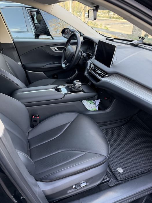 Hongqi EQM 5 EV 2024