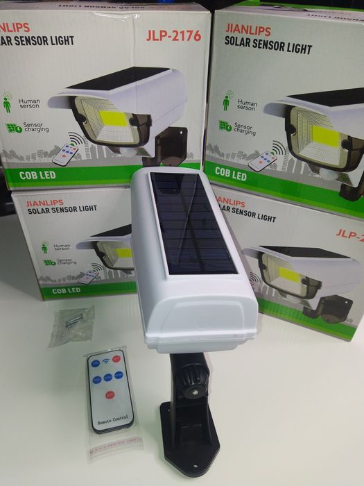 Lampa solara tip camera supraveghere cu telecomanda,senzor de miscare