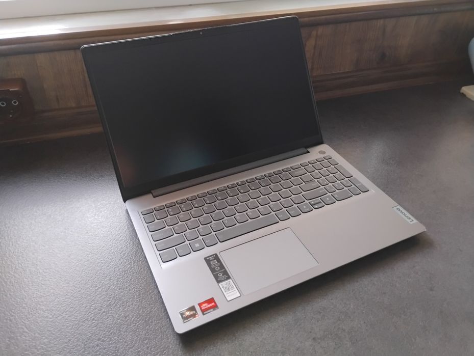 Laptop Lenovo - Ryzen 5 - 5000serie - 24gb - Rx Vega 7