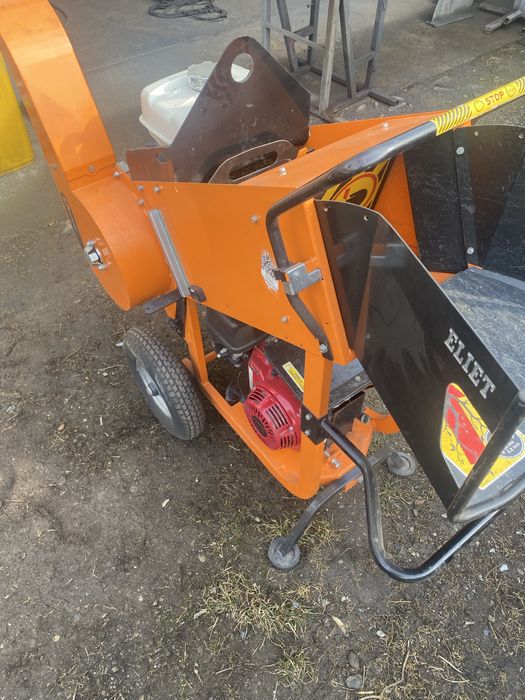 Tocator de vegetatie