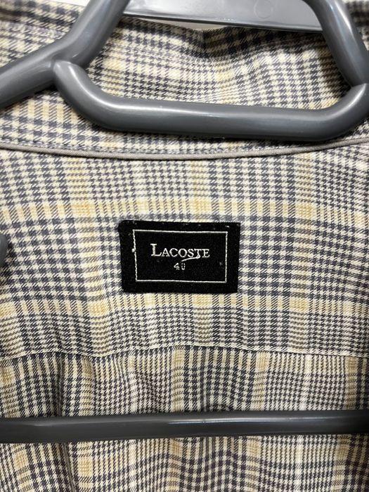 Cămașa model deosebit