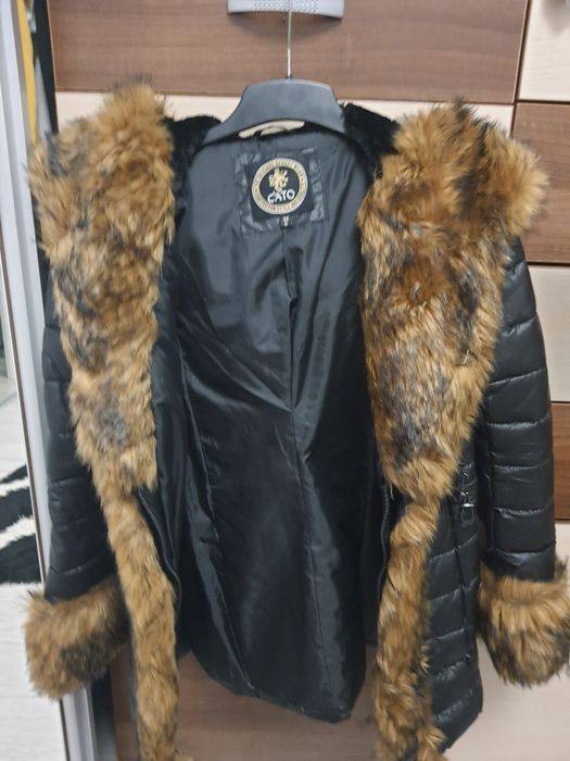 Geaca cato neagra .