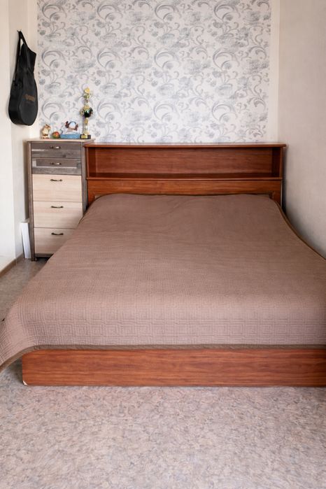 Кровать Евро с матрасом и ящиком для белья