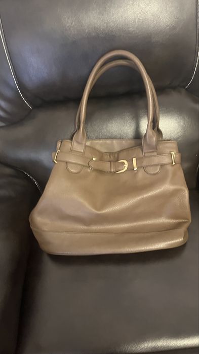 Geanta femei , 50 ron bucata , trimit si in țara prin fan courier