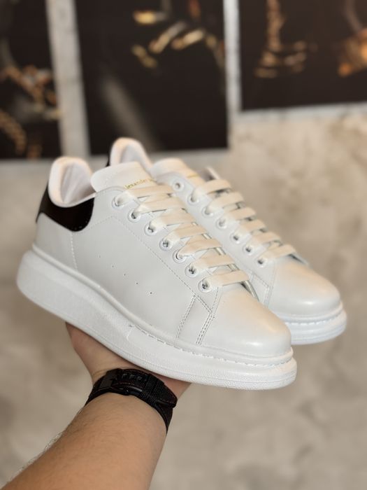 Adidasi Barbati Alex. Mcq. Alb & Negru!