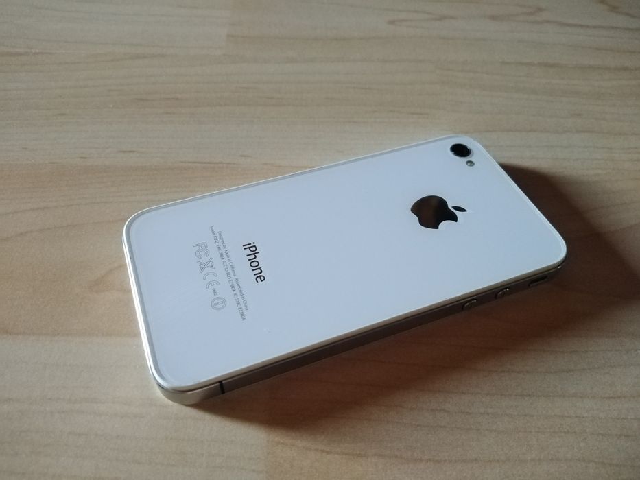 iPhone 4 перфектен без забележки