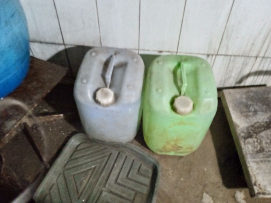 Продам два бачонки