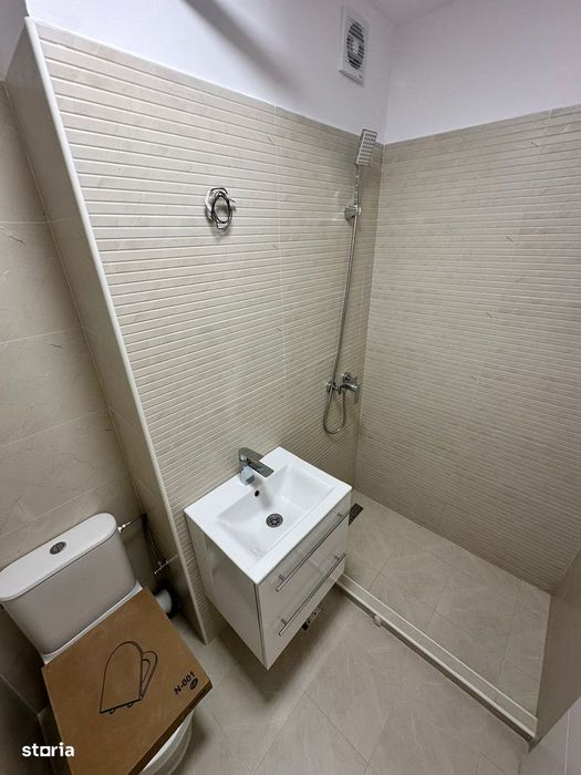 Apartament etajul 2/4 Renovat complet.