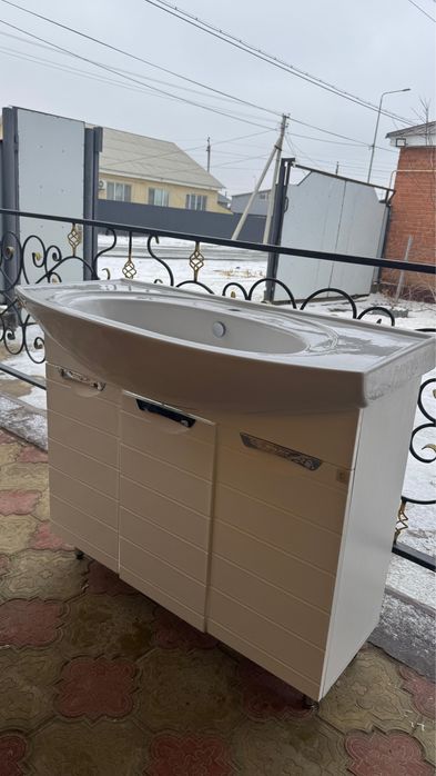 Раковина с тумбой