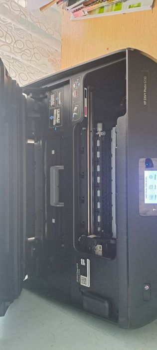 Vând model imprimantă HP ENVY Photo 6230 All-in-One.