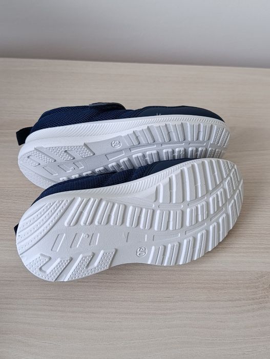 Adidași băieți mărimea 30 - NOI