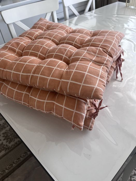 Продам подушки на стулья