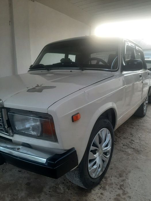 Avto mashina lada 2107