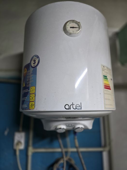 Продам бойлер Artel 50 л