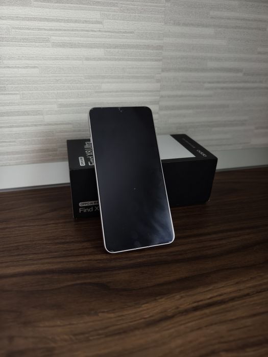 Vând Oppo find X8 ultra