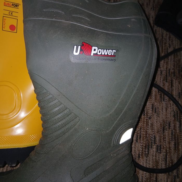 Продавам работни гумени ботуши