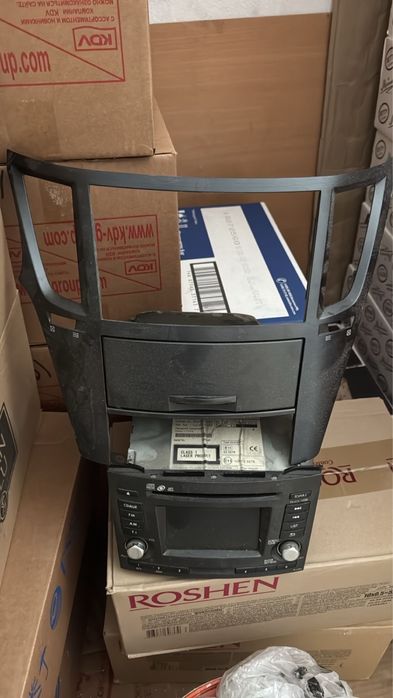 Продам магнитофон на subaru  outback 2012 года