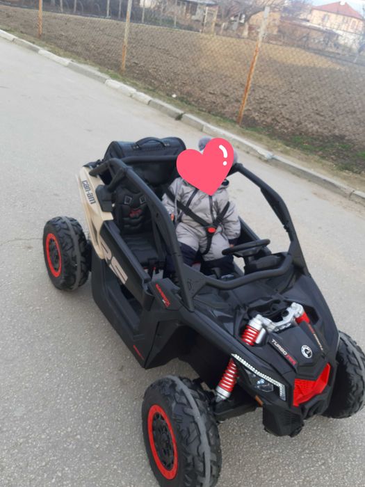 Акумулаторната кола Licensed Can Am Maverick