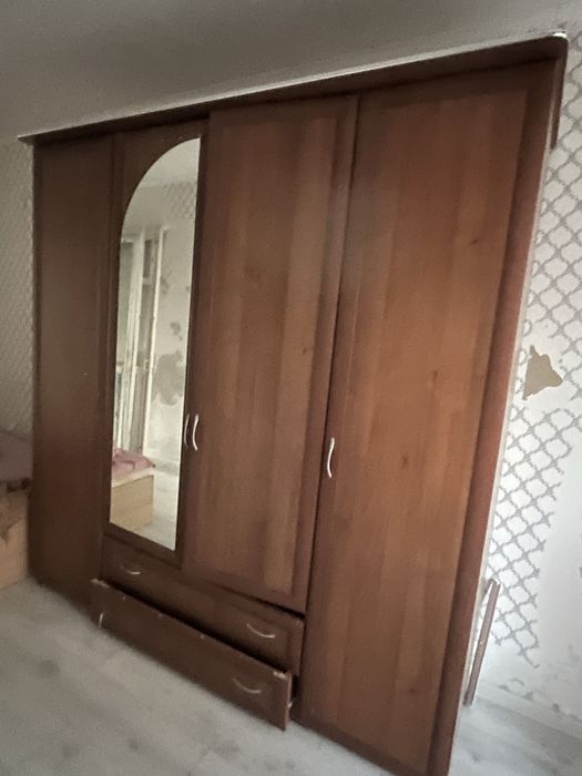 Продам шкаф. Вместительный.