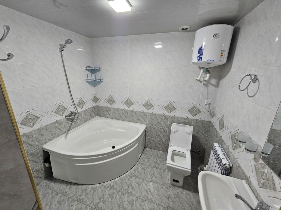 Kvartira 4 xonali Islom Karimov ko'chasidan sotiladi