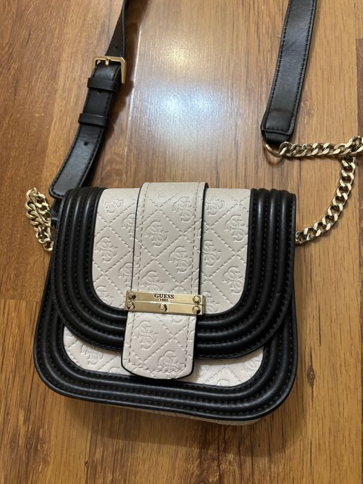 Оригинална дамска чанта  Guess