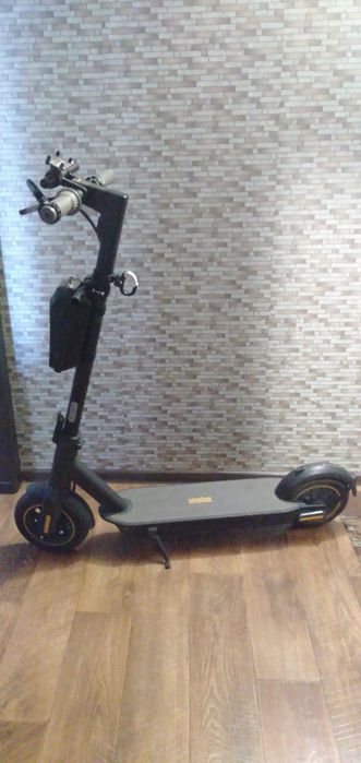 Продам самокат Ninebot